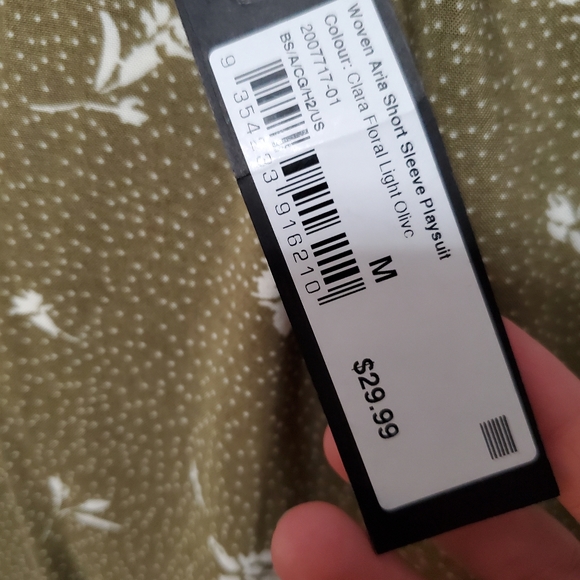 Floral light olive romper - Picture 3 of 4